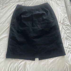 Classic black, pencil skirt